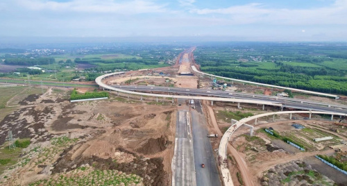 Cao tốc Biên Hòa – Vũng Tàu “đói” vật liệu xây dựng