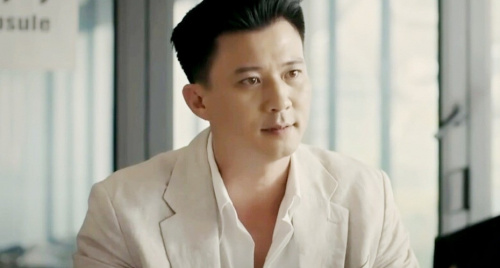 "Tổng tài mỏ hỗn" Hà Việt Dũng: Từ tuổi thơ cơ cực đến diễn viên giờ vàng nổi tiếng, cưới vợ xinh như hoa hậu