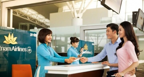 Từ 3/11, Vietnam Airlines sẽ thu phí hành lý xách tay quá cước ở cửa ra máy bay