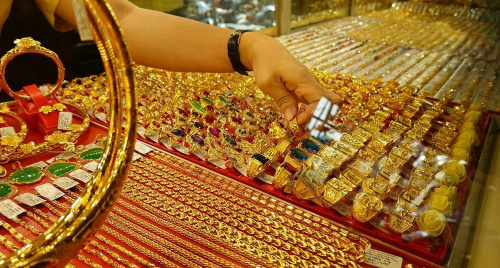 Giá SJC và vàng nhẫn rơi xuống dưới 150 triệu đồng/lượng