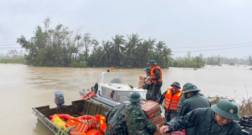 Bộ Chính trị lập 5 đoàn công tác chỉ đạo khắc phục hậu quả mưa lũ