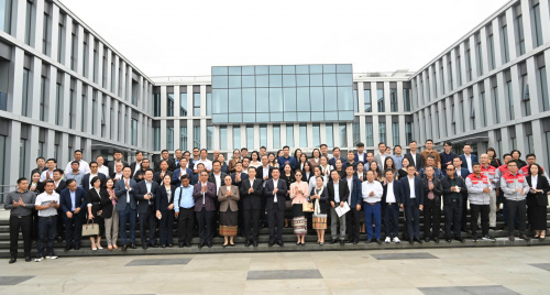 Bộ trưởng Công Thương hai nước Việt - Lào thăm và làm việc tại nhà máy sản xuất ô tô Thành Công Việt Hưng