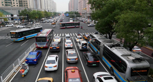 Cấm xe máy xăng, thần tốc “điện hoá” giao thông: Kinh nghiệm từ Trung Quốc và bài học cho Việt Nam