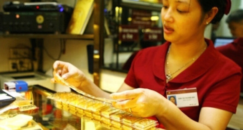 Vàng thế giới phá đỉnh lịch sử, SJC cũng leo sát mốc cao nhất