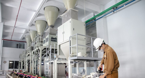 Vận hạn “người hùng” Hóa chất Đức Giang