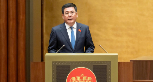 Bộ trưởng Nguyễn Hồng Diên báo cáo trước Quốc hội về các cơ chế, chính sách phát triển năng lượng quốc gia giai đoạn 2026-2030