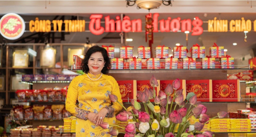 Doanh nhân Hồ Thị Hoa - Người gìn giữ "hương vị trời" cho mè xửng Huế