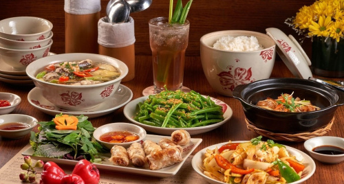 Giới trẻ săn tìm hương vị “cơm nhà” giữa lòng thành phố