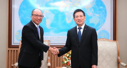 TOYOTA mong muốn mở rộng đầu tư xe xanh; nâng cao tỉ lệ nội địa hóa; "phổ cập" ô tô tại Việt Nam