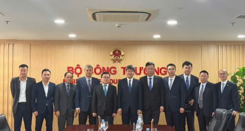 Thứ trưởng Trương Thanh Hoài tiếp và làm việc với Thứ trưởng Bộ Công nghiệp và Thông tin Trung Quốc