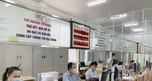 Giữ nguyên mô hình văn phòng chi nhánh đất đai, không phân cấp về UBND cấp xã