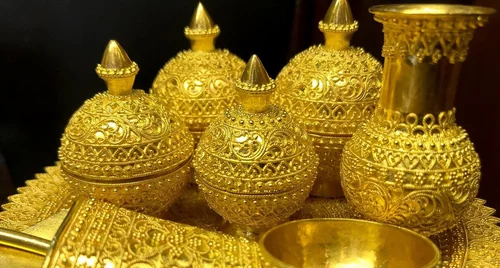 Trung Quốc mua vàng mạnh tay nhất trong hơn 3 năm, giá SJC đi ngang
