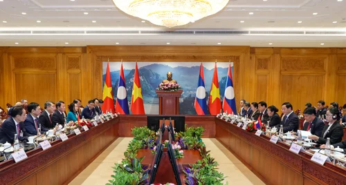 Bộ trưởng Lê Mạnh Hùng tháp tùng Thủ tướng Chính phủ thăm chính thức Lào và Campuchia, thúc đẩy hợp tác kinh tế, thương mại và năng lượng