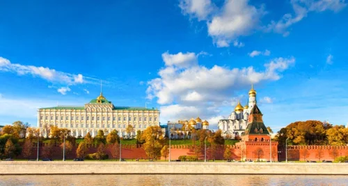 Cô gái chi hơn 60 triệu đồng cho hành trình 12 ngày 11 đêm khám phá mùa thu nước Nga
