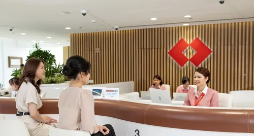 Lợi nhuận quý 3 lập kỷ lục mới, Techcombank tiếp tục bứt phá mạnh mẽ