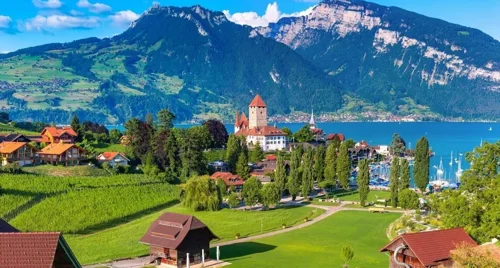 Làm nghề tự do, không hợp đồng lao động vẫn 3 lần xin được visa Schengen qua Pháp