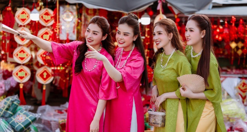 Người trẻ châu Á và cách kể câu chuyện Tết