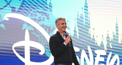 Disney có CEO mới: Josh D’Amaro chính thức kế nhiệm Bob Iger