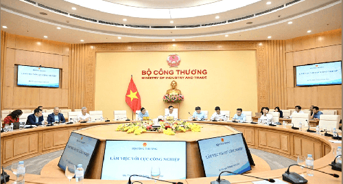 Hoàn thiện chiến lược phát triển công nghiệp, hướng tới mục tiêu tăng trưởng 2 con số