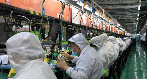 Bất chấp cuộc chiến thuế quan, thương mại toàn cầu vẫn tăng trưởng 4,6% vào năm 2025