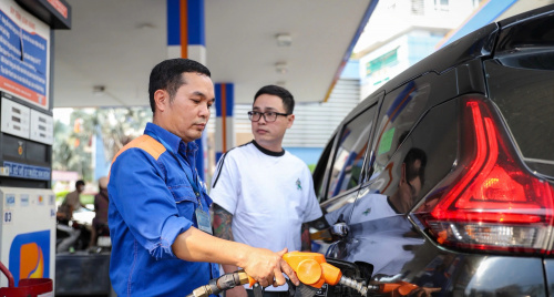 Chính thức giảm thuế đối với xăng, dầu