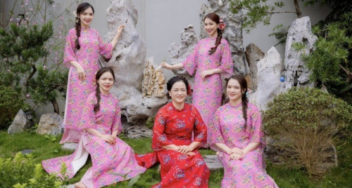 "Ngắm" căn biệt thự bề thế Hòa Minzy xây tặng bố mẹ tại quê nhà Bắc Ninh