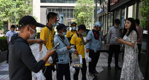 Đơn hàng "bẩn", Shop hàng "ma": Mặt tối của thị trường trăm người mua vạn người bán