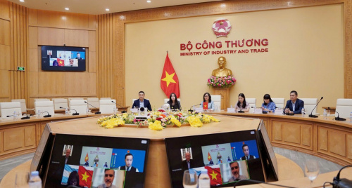 Thứ trưởng Phan Thị Thắng họp trực tuyến với Quốc vụ khanh Argentina