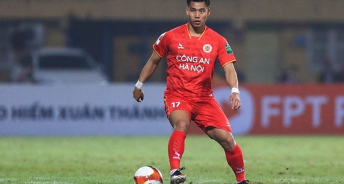 Cầu thủ Văn Thanh khoe căn hộ sang trọng trước khi dạm ngõ vợ sắp cưới