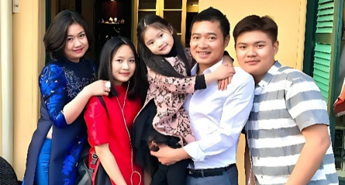 Cuộc sống viên mãn của danh thủ Nguyễn Hồng Sơn ở tuổi 56