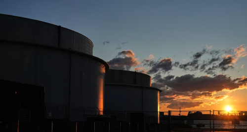 Viễn cảnh giá dầu chạm ngưỡng 200 USD/thùng không còn xa vời