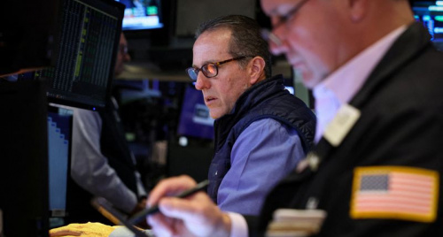 Giá dầu tăng vọt trước đe doạ “tấn công cực mạnh” Iran và kế hoạch thu phí quá cảnh Hormuz