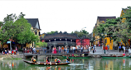 Kỷ lục 10,6 triệu lượt khách quốc tế và bài toán giữ lại từng đồng chi tiêu