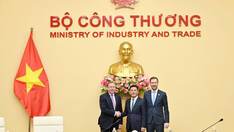 Bộ trưởng Nguyễn Hồng Diên làm việc với Đoàn đại diện cấp cao Hội đồng doanh nghiệp Châu Âu - ASEAN