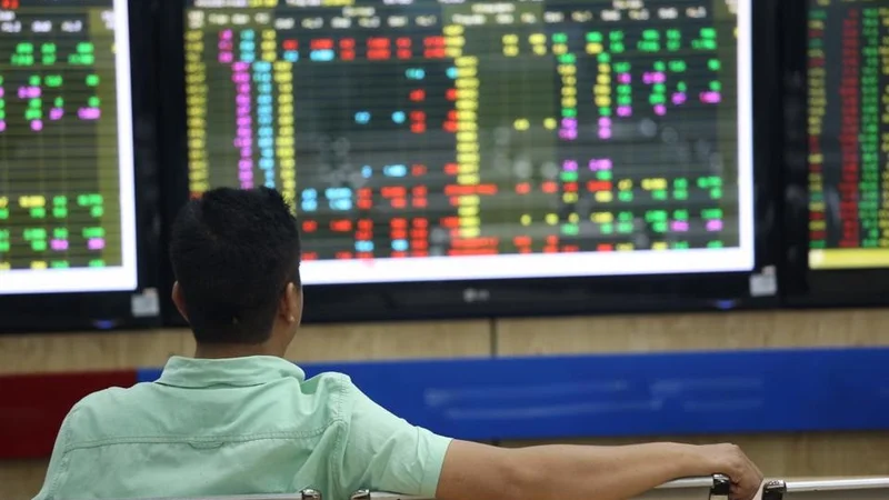 VN-Index nhen nhóm tín hiệu tạo đáy, chuyên gia khuyến nghị thận trọng với nhịp hồi