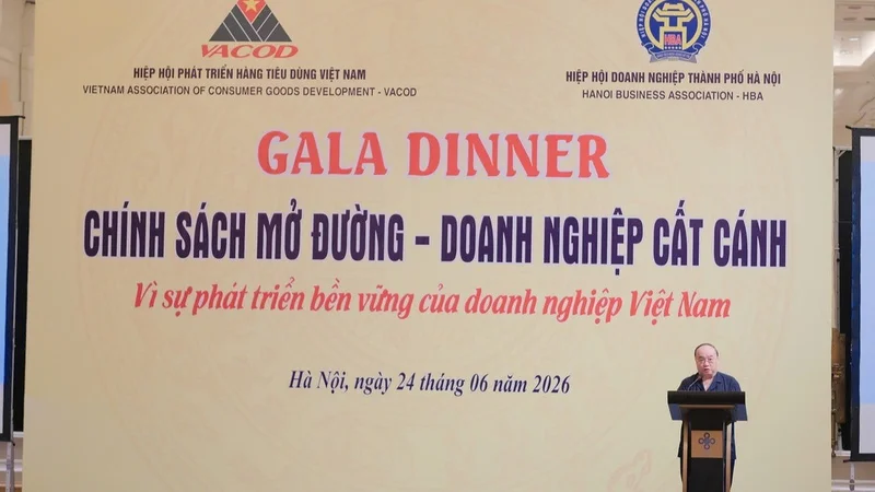 Hơn 300 doanh nghiệp hội tụ tại chương trình Gala Dinner "Chính sách mở đường - Doanh nghiệp cất cánh"