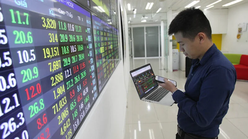 Chứng khoán hướng tới 1.800 điểm, áp lực chốt lời dần tăng nhiệt
