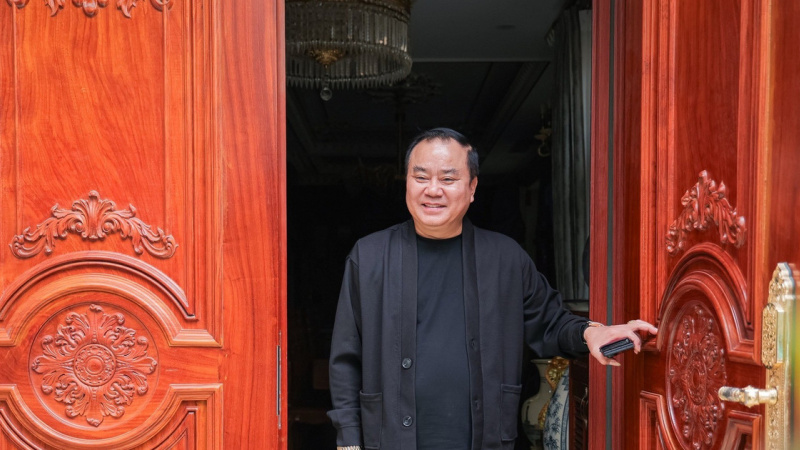 “Khám” biệt thự mặt tiền 4 tầng tại Hà Nội của NSND đóng vai Ngọc Hoàng đầu tiên trong Táo quân