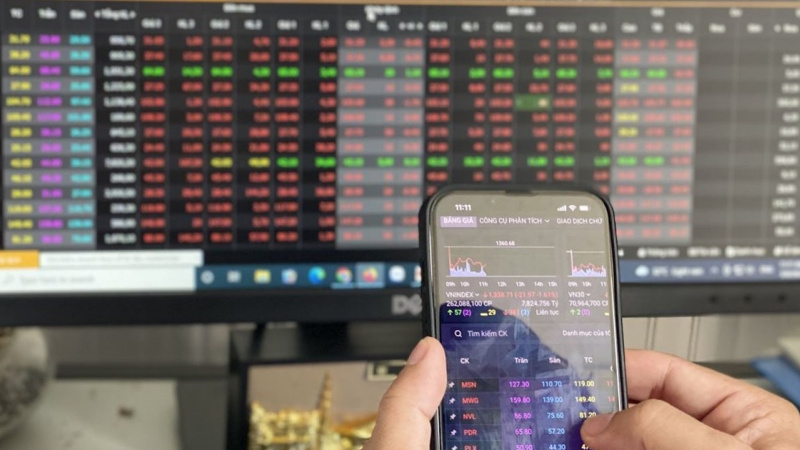 Dòng tiền rục rịch trở lại, công ty chứng khoán đồng loạt gọi tên sóng tăng sau Tết