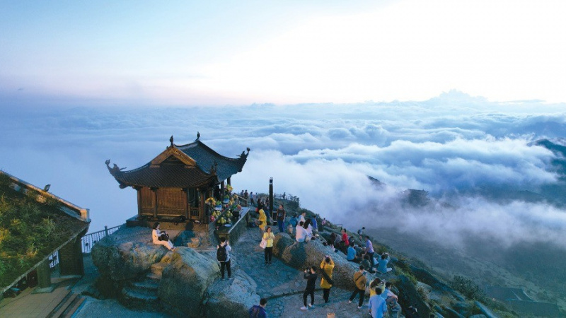 Du lịch tâm linh: Cẩn thận với xu hướng thương mại hoá quá đà