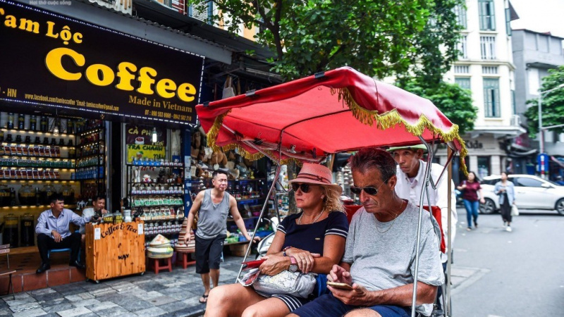 Hà Nội sắp có xích lô điện, xuồng điện phục vụ khách du lịch