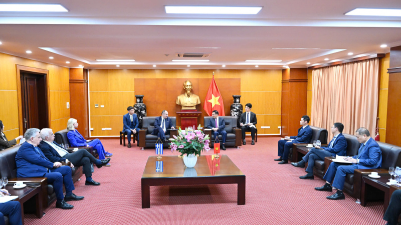 Quyền Bộ trưởng Bộ Công Thương Lê Mạnh Hùng tiếp xã giao Phó Chủ tịch thứ nhất Quốc hội Hy Lạp