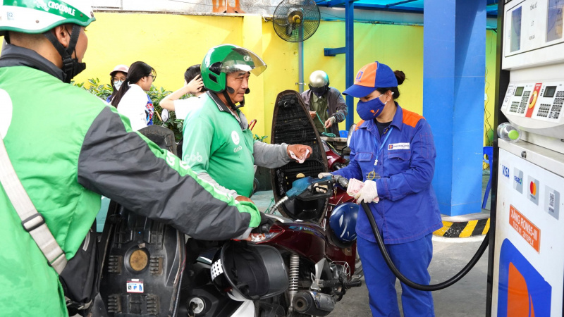 Giữ ổn định thị trường xăng dầu trước biến động toàn cầu: Cần sự đồng hành của doanh nghiệp và người dân