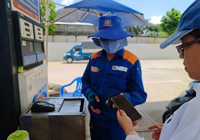 Giá xăng tăng sốc lên hơn 27.000 đồng/lít, dầu hỏa vọt lên 35.000 đồng/lít