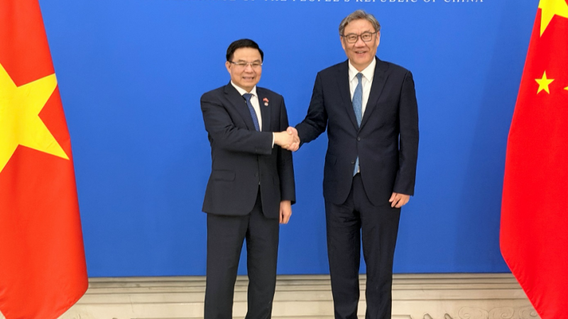 Hội đàm song phương giữa Bộ trưởng Lê Mạnh Hùng và Bộ trưởng Bộ Thương mại Trung Quốc Vương Văn Đào