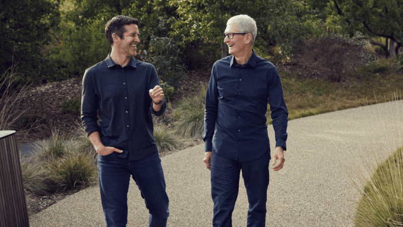 Tim Cook rời ghế nóng, Apple trao quyền lãnh đạo cho John Ternus