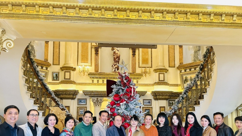 Chủ tịch HBA-VACOD đón tiếp Việt kiều Liên bang Nga