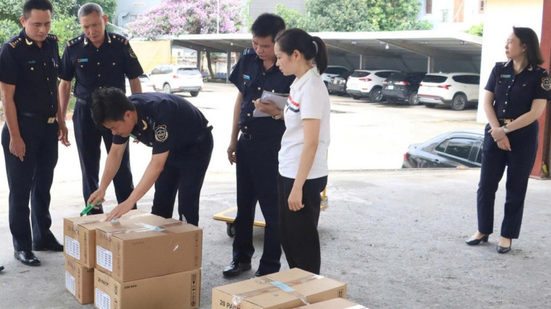 Tạm dừng làm thủ tục hải quan lô hàng ổ cứng trị giá hơn 3,5 tỷ đồng vì dấu hiệu vi phạm sở hữu trí tuệ