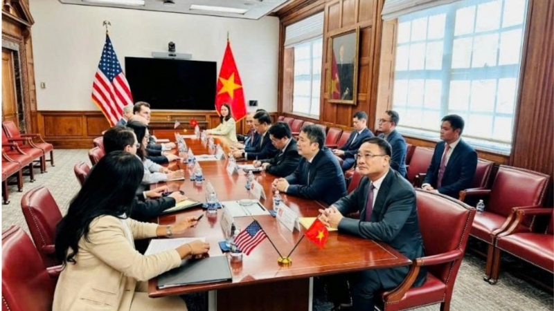 Bộ trưởng Bộ Công Thương Lê Mạnh Hùng làm việc với chính giới và đối tác Hoa Kỳ
