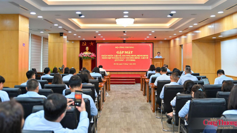 Bộ Công Thương tổ chức gặp mặt thân nhân các gia đình thương binh, liệt sĩ